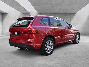 Volvo  D4 AWD Momentum Navi Kam Pano AHK