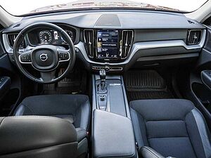 Volvo  D4 AWD Momentum Navi Kam Pano AHK