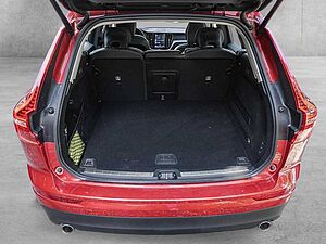 Volvo  D4 AWD Momentum Navi Kam Pano AHK