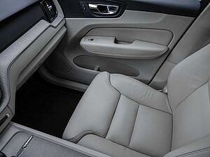 Volvo  D5 AWD Inscription Luft Kam Pano