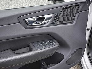 Volvo  T8 Twin Engine AWD R-Design Kam HUD ACC
