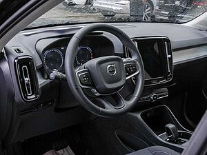 Volvo  T3 Momentum Pro Geartronic Kam SHZ Navi