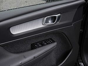 Volvo  T3 Momentum Pro Geartronic Kam SHZ Navi