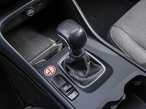 Volvo  T3 Basis Navi SHZ KAM BLIS PDC