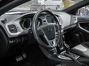 Volvo  D3 R-Design Geartronic Navi Pano SHZ