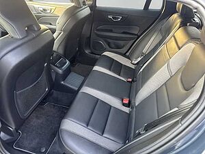 Volvo  R-Design Recharge Plug-In Hybrid AWD T8 Twin Engine EU6d