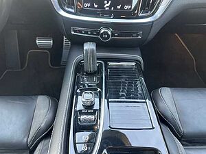 Volvo  R-Design Recharge Plug-In Hybrid AWD T8 Twin Engine EU6d