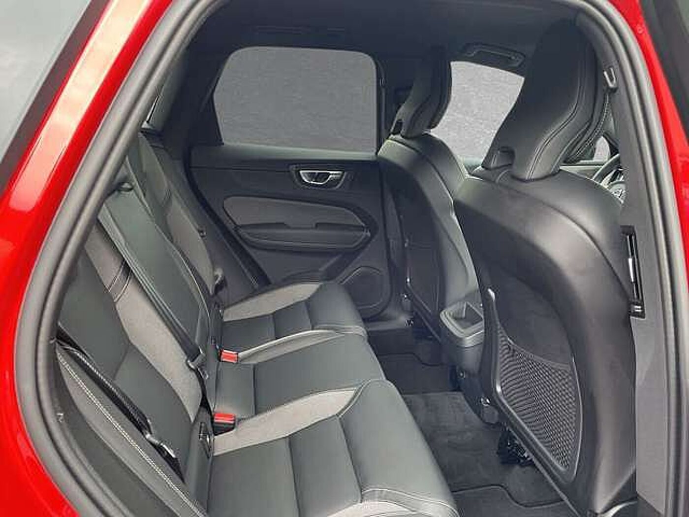 Volvo  B5 AWD Mild-Hybrid Plus Dark AHK ACC BLIS