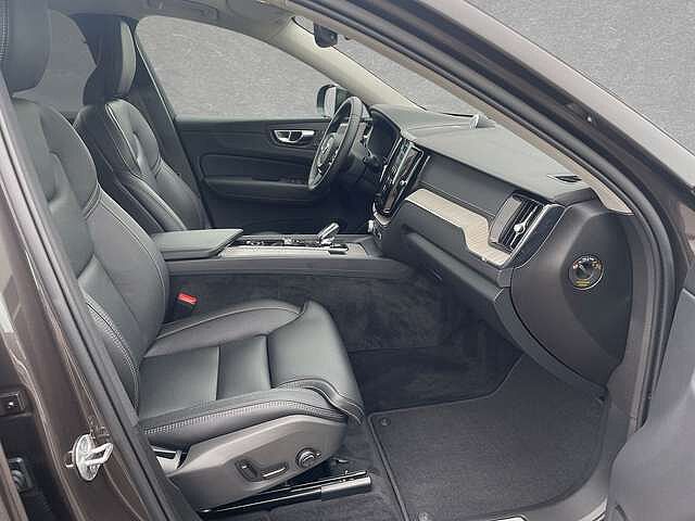 Volvo  T6 Plug-in Hybrid AWD Ultra Dark AHK