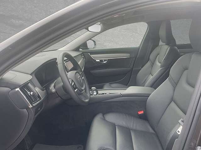 Volvo  B4 Mild Hybrid Ultimate Bright AHK ACC HUD
