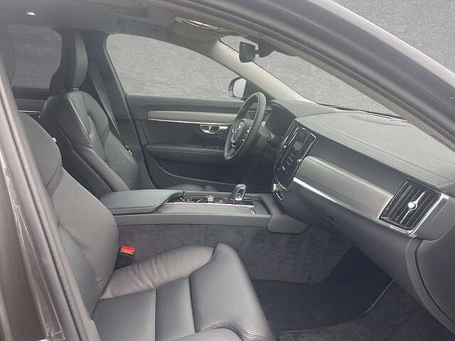 Volvo  B4 Mild Hybrid Ultimate Bright AHK ACC HUD