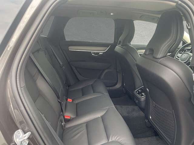 Volvo  B4 Mild Hybrid Ultimate Bright AHK ACC HUD