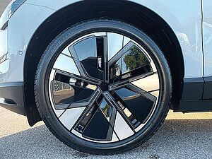 Volvo  Ultra Single Motor Extended Range ACC BLIS