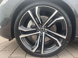 Volvo  B4 Mild Hybrid Ultimate Bright AHK ACC HUD