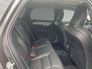 Volvo  B4 Mild Hybrid Ultimate Bright AHK ACC HUD