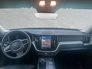 Volvo  B4 Mild-Hybrid Plus Dark AHK ACC LED