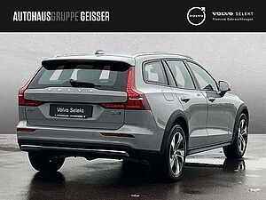 Volvo  B4 AWD Plus Mild Hybrid LED