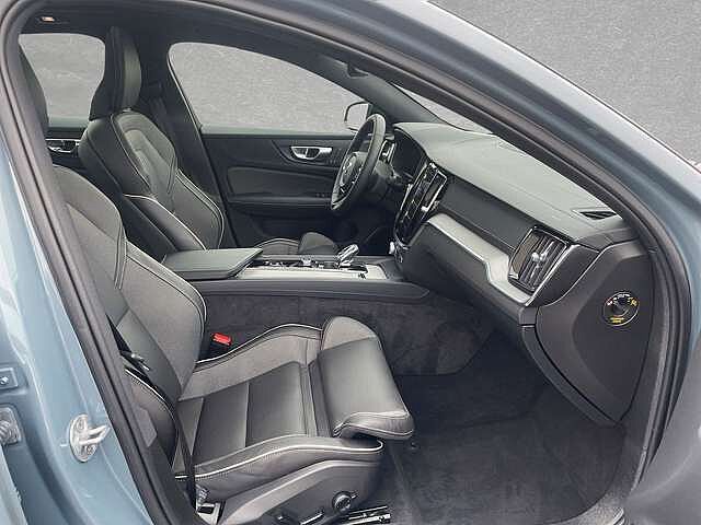 Volvo  B5 AWD Mild-Hybrid Ultimate Dark ACC BLIS SD
