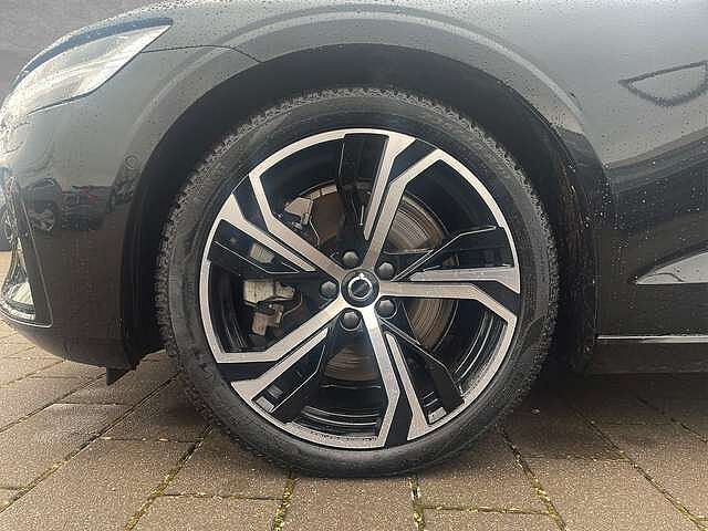 Volvo  B5 AWD Mild-Hybrid Ultimate Dark ACC BLIS SD