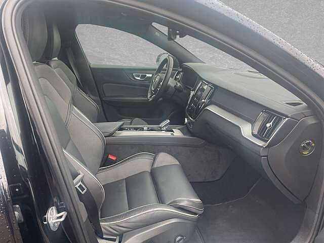 Volvo  B5 AWD Mild-Hybrid Ultimate Dark ACC BLIS SD
