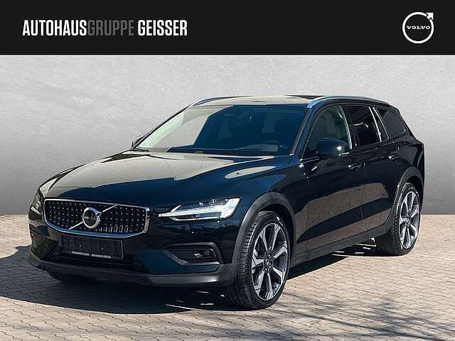 Volvo  B4 AWD Mild-Hybrid Ultimate