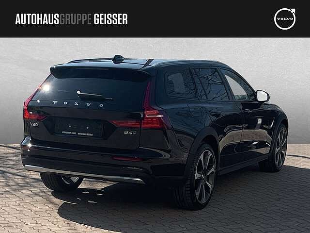 Volvo  B4 AWD Mild-Hybrid Ultimate