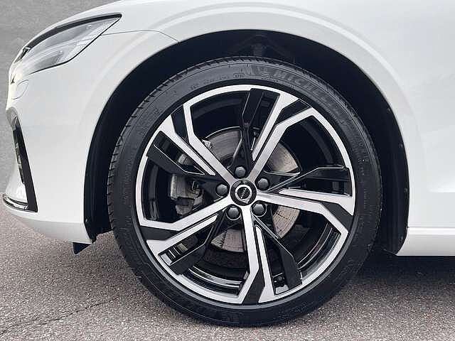 Volvo  B4 Mild-Hybrid Plus Dark Automatik ACC BLIS