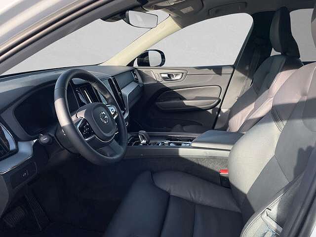 Volvo  B4 Mild-Hybrid Plus Dark ACC BLIS SD