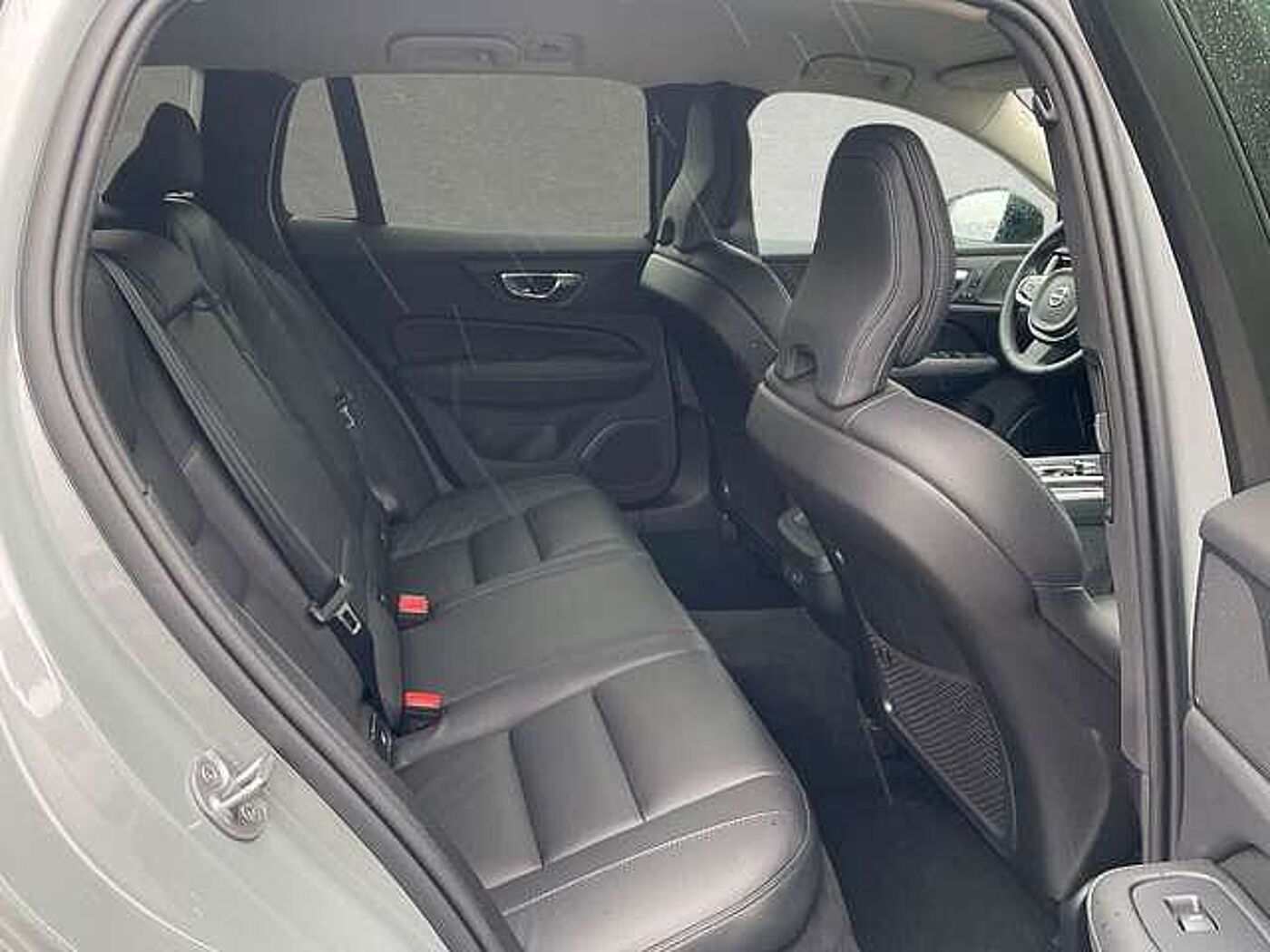 Volvo  B4 Mild-Hybrid Plus Dark ACC BLIS LED