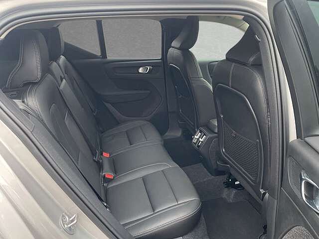 Volvo  B4 MILD Hybrid Automatik Plus Dark ACC BLIS