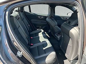 Volvo  B5 AWD Mild-Hybrid Ultimate Dark ACC BLIS SD