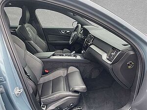 Volvo  B5 AWD Mild-Hybrid Ultimate Dark ACC BLIS SD