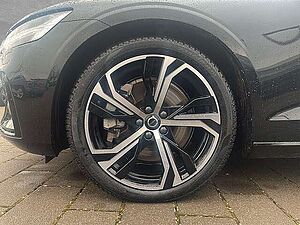 Volvo  B5 AWD Mild-Hybrid Ultimate Dark ACC BLIS SD