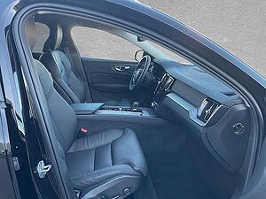 Volvo  B4 AWD Mild-Hybrid Ultimate