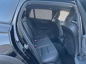 Volvo  B4 AWD Mild-Hybrid Ultimate