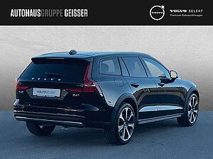 Volvo  B4 AWD Mild-Hybrid Ultimate