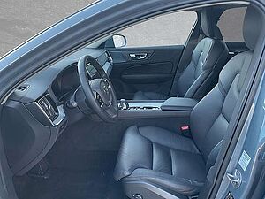 Volvo  B4 AWD Mild-Hybrid Ultimate
