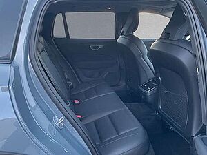 Volvo  B4 AWD Mild-Hybrid Ultimate