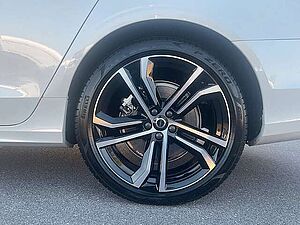 Volvo  T8 AWD Recharge Ultimate Dark  ACC BLIS SD