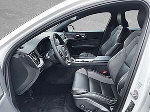 Volvo  B4 Mild-Hybrid Plus Dark Automatik ACC BLIS