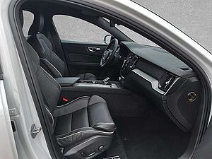 Volvo  B4 Mild-Hybrid Plus Dark Automatik ACC BLIS
