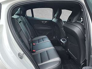 Volvo  B4 Mild-Hybrid Plus Dark Automatik ACC BLIS