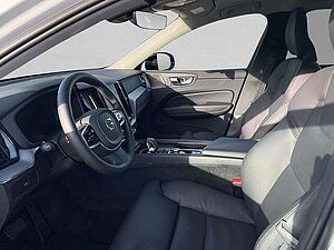 Volvo  B4 Mild-Hybrid Plus Dark ACC BLIS SD