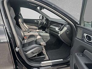 Volvo  B4 Mild-Hybrid Plus Dark AHK ACC BLIS