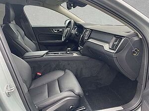 Volvo  B4 Mild-Hybrid Plus Dark ACC BLIS LED