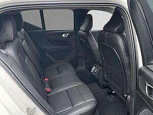 Volvo  B4 MILD Hybrid Automatik Plus Dark ACC BLIS