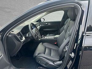 Volvo  B4 Mild-Hybrid Plus Dark ACC BLIS LED