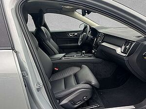 Volvo  B4 AWD Plus Mild Hybrid LED