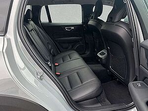 Volvo  B4 AWD Plus Mild Hybrid LED