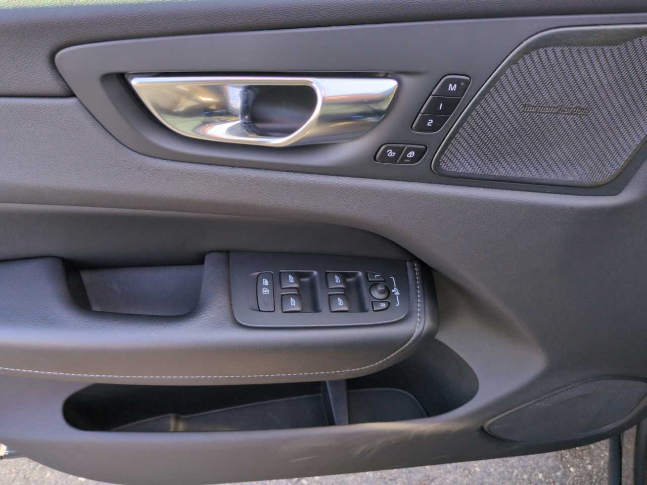 Volvo  Head Up Display Navi LED Vollleder Klima Einparkhilfe el. Fenster
